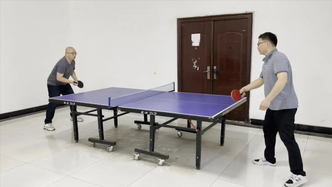 乒乓球 12.jpg 乒乓球 12.jpg