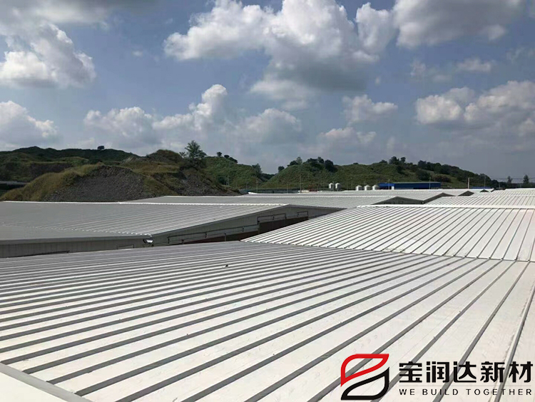 修建養(yǎng)殖場(chǎng)應(yīng)該選用哪種屋面板？