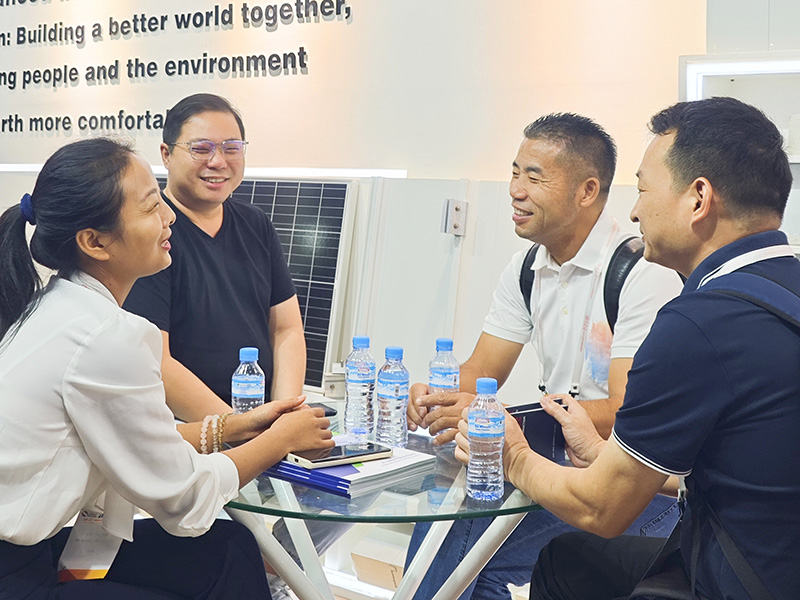 寶潤達(dá)新材印尼展會(huì)現(xiàn)場.jpg 寶潤達(dá)新材印尼展會(huì)現(xiàn)場.jpg