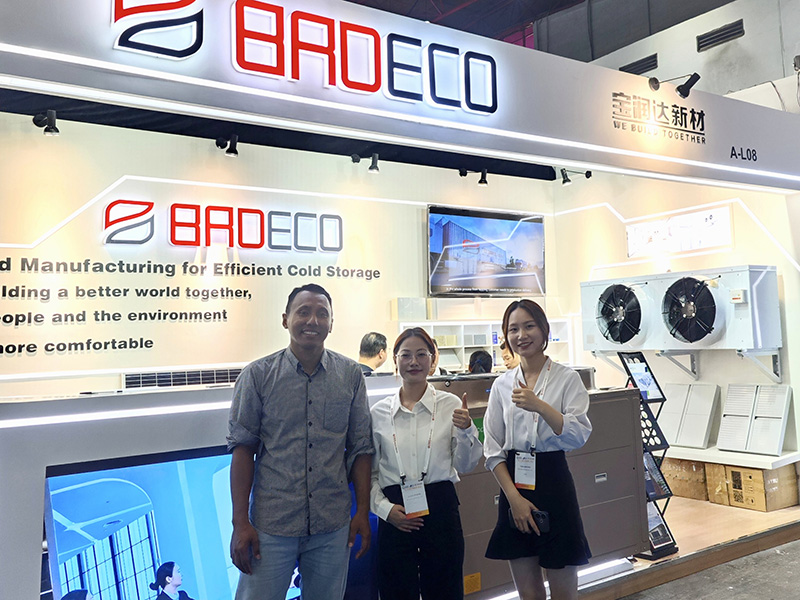 寶潤達(dá)新材印尼展會(huì)現(xiàn)場.jpg 寶潤達(dá)新材印尼展會(huì)現(xiàn)場.jpg