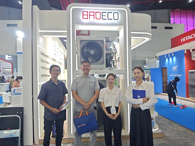 寶潤達(dá)新材印尼展會(huì)現(xiàn)場.jpg 寶潤達(dá)新材印尼展會(huì)現(xiàn)場.jpg